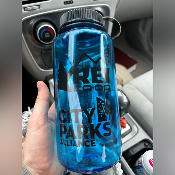 REI waterbottle - Picture 1 of 2